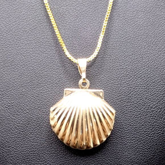 18k Gold Plated Necklace W/ Sea Shell Locket Woman's Boho Christmas VTG Gift NEW